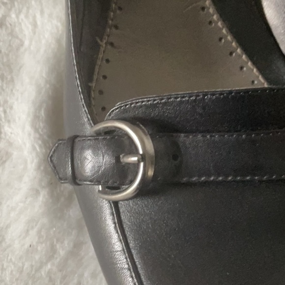 Naturalizer Black Classic Heels with Silver Buckle - Picture 8 of 8